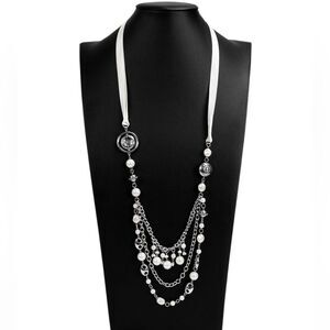 Long charm necklace with ribbon with pearl and silver charms
